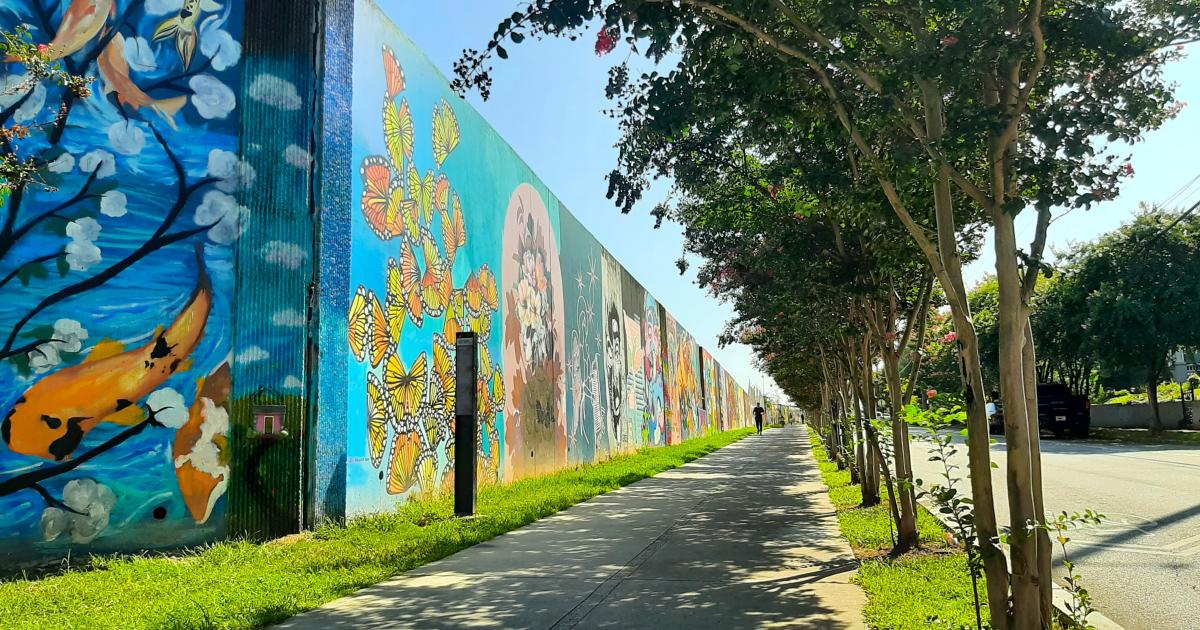 Forward Warrior returns Sept. 18-20 with 80 new Cabbagetown murals and a $130,000 projector from Downtown Atlanta Inc.
